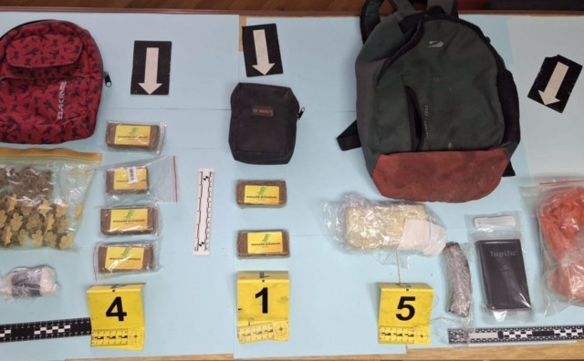 Muškarac u Makarskoj uhićen s većom količinom metamfetamina, hašiša, ali i ručnom bombom u torbi