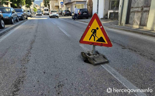 Propao dio ceste u naselju Luka, postavljena privremena signalizacija