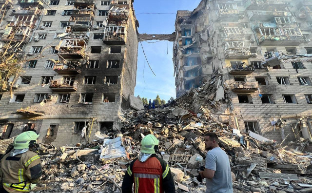 Najmanje 14 mrtvih i deseci ozlijeđenih u najtežem napadu Rusa na Kijev u 2025. godini