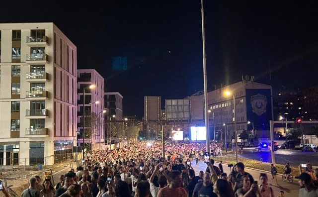 Građani na ulicama: Srbija pod barikadama, traži se puštanje privedenih