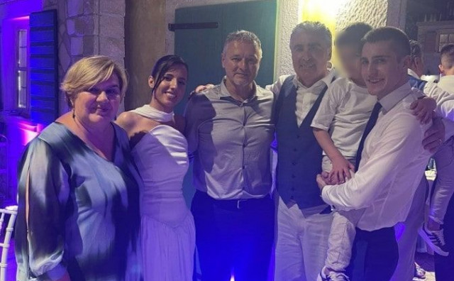 Otkriveno na čijoj je svadbi Thompson pjevao u Mostaru