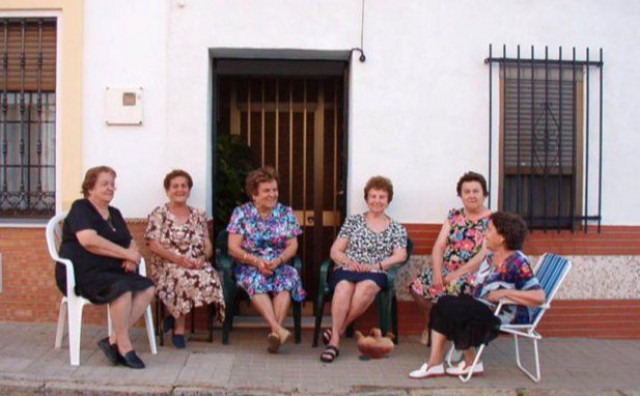 Španjolska policija objavila šest žena ispred kuće i izazvala bijes čitatelja