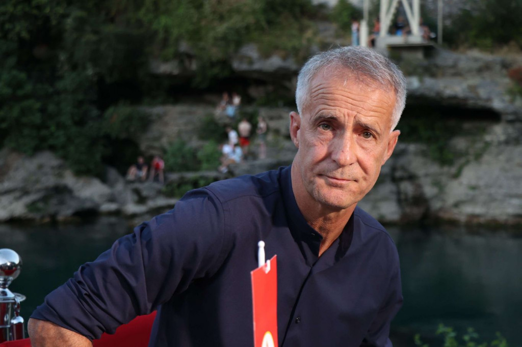 Crvena noć Veleža ispod Starog mosta