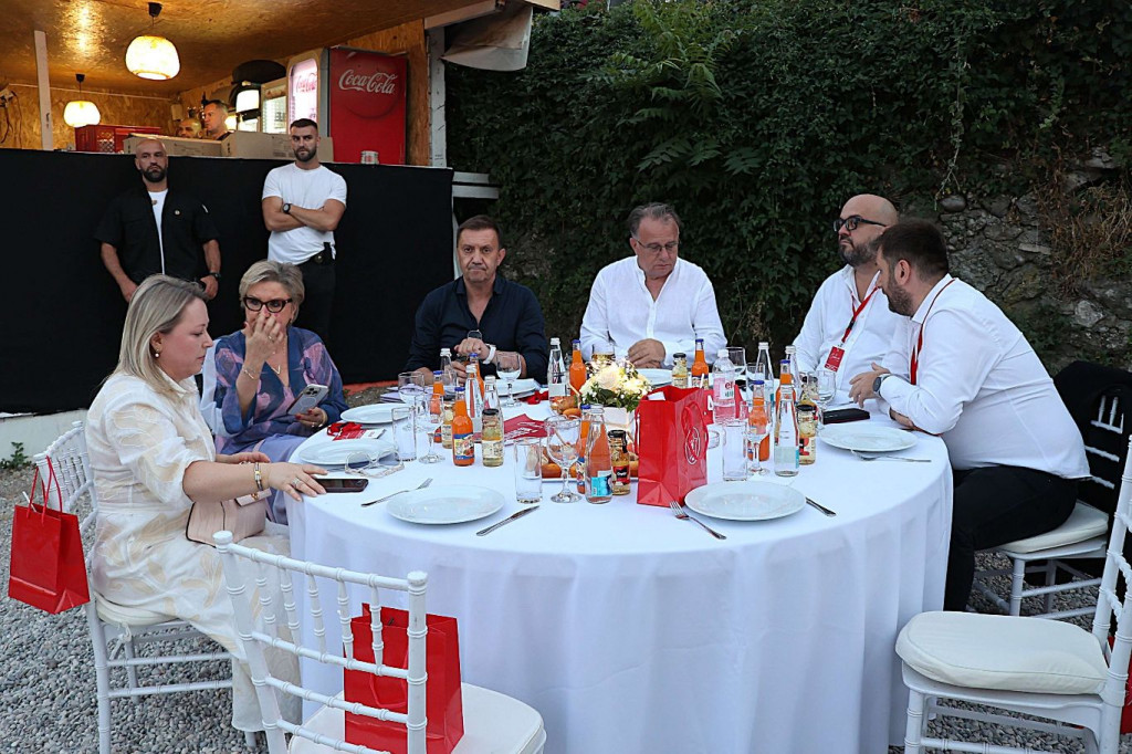 Crvena noć Veleža ispod Starog mosta