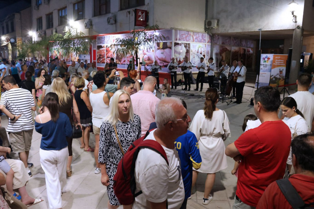 Prekrasna noć uz koncert Mostarskih tamburaša
