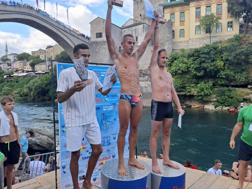 Skokovi sa starog mosta