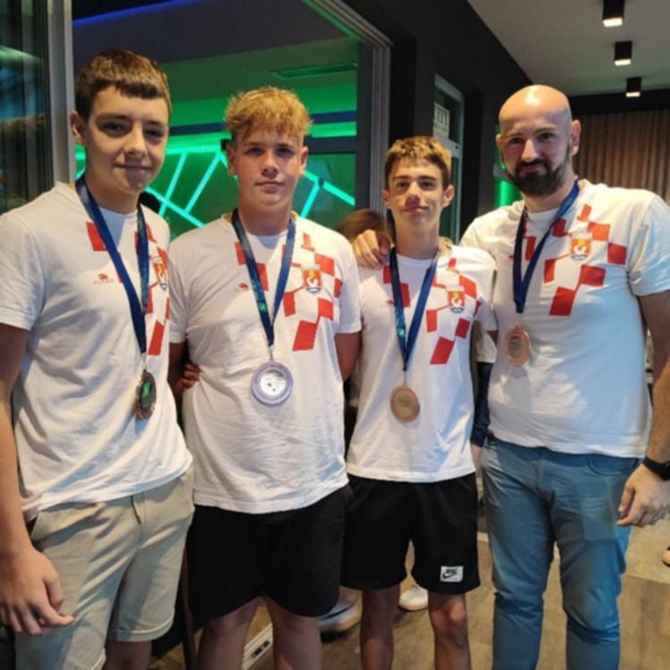 Vaterpolisti dočekani u Neumu