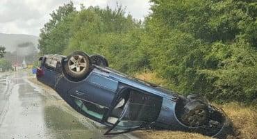 auto na krovu Široki Brijeg