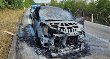 Izgorio automobil na cesti Mostar - Široki Brijeg