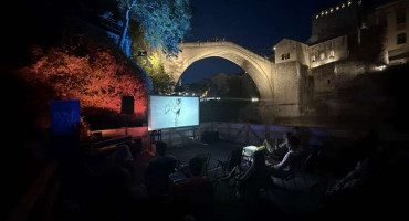 Ljeto s turističkom zajednicom Grada Mostara, Stari most, projekcija filma