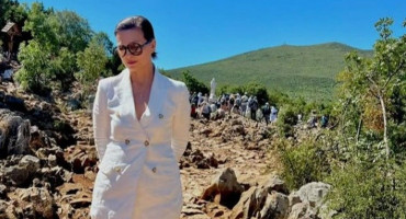 Nina Badrić poslala poruku iz Međugorja, bosa je stigla na Brdo ukazanja