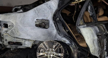 Potpuno izgorio automobil u naselju Rudnik