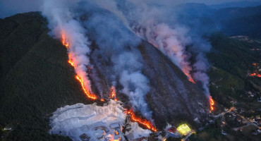 Požar guta borovu šumu u Prozor-Rami, pred vatrogascima je duga noć