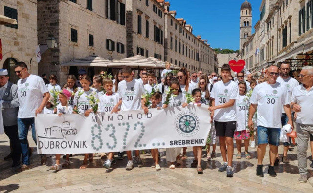 Trideset godina od genocida: Ljiljani u moru za žrtve Srebrenice