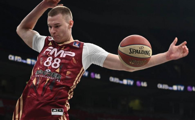 Košarkaš iz Srbije platio kaznu na granici zbog podignuta tri prsta u Splitu