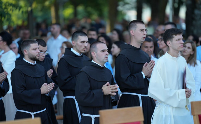 Na Humcu osmorica novaka položila prve zavjete: 'Budite Božji ljudi!'