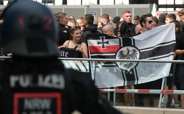 Neka drukčija Njemačka: Mladima su nacisti 'cool', uče borilačke vještine i vraćaju kulturu skinheada