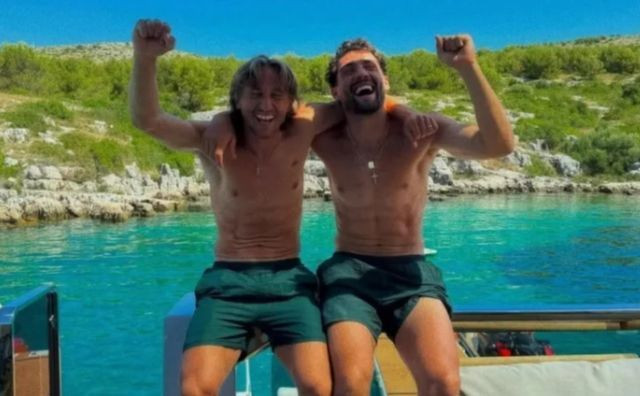 Fotografije s ljetovanja: Kovačići i Modrići uživali duž dalmatinske obale