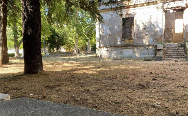 Počelo čišćenje ruševine oko kuće Mujage Komadine, provjerili smo o čemu se radi