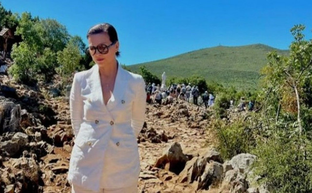 Nina Badrić poslala poruku iz Međugorja, bosa je stigla na Brdo ukazanja