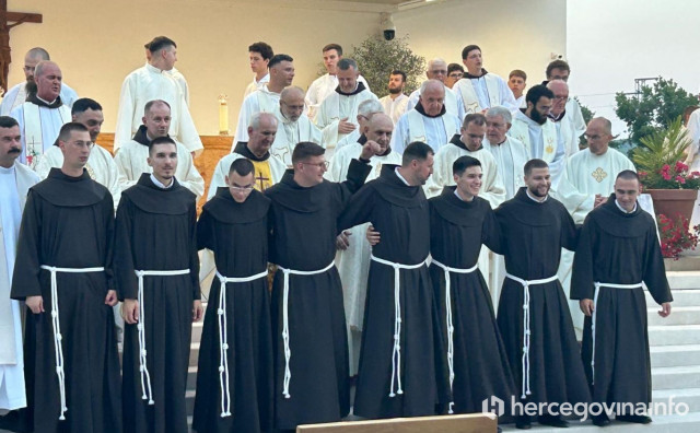 Osmorica novaka Hercegovačke franjevačke provincije položila prve zavjete
