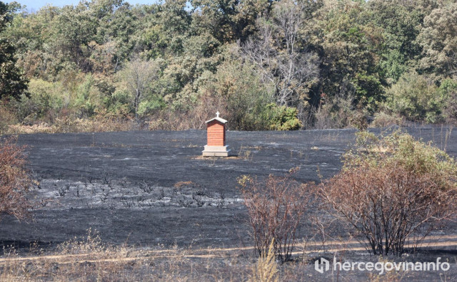 Zabilježili smo stanje nakon jučerašnjeg požara u Gornjem i Donjem Brštaniku