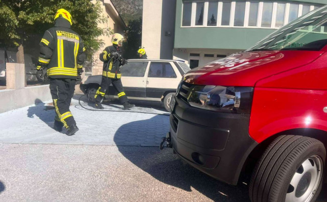 U mostarskom naselju Rodoč gorio Renault
