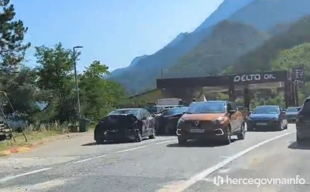 Zbog teške prometne nesreće velike kolone kod Jablanice