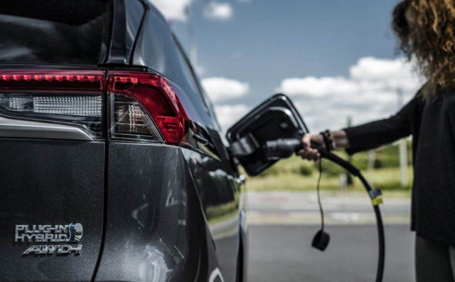 Rastuće tržište rabljenih hibridnih i električnih automobila u Mađarskoj