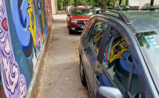 Ako ste osoba s invaliditetom ili majka s kolicima, kroz mostarsku Šantićevu ulicu ni ne pokušavajte proći