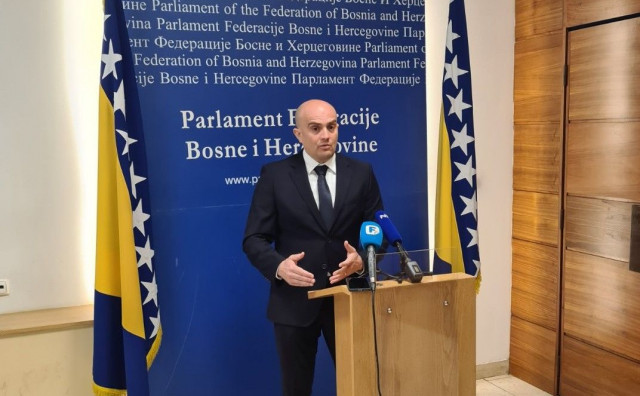 Slaven Raguž optužuje HDZ BiH za političku nedosljednost u vezi s Južnom plinskom interkonekcijom