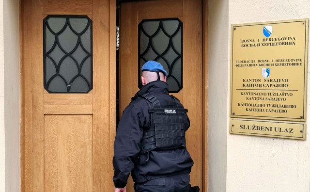 Ukinut pritvor policajcu osumnjičenom za seksualnu zloupotrebu maloljetnice