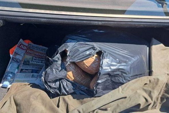 U akciji 'Insajder' oduzeto 27 kilograma marihuane i Mercedes