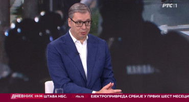 Vučić  na RTS-u: Vrijeđao prosvjednike, branio policiju i prepirao se s novinarkom