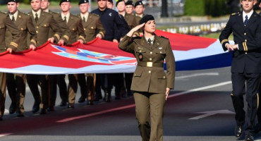 Mlada natporučnica koja je oduševila Hrvatsku je iz Čapljine, otac joj je bio pripadnik HVO-a