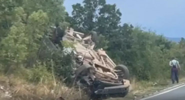 Prometna nesreća na cesti Bileća - Gacko, ozlijeđene četiri osobe