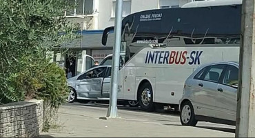 Sudar automobila i autobusa u Ljubuškom