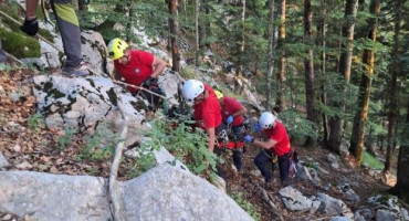 Žena poginula nakon što je quad sletio u provaliju