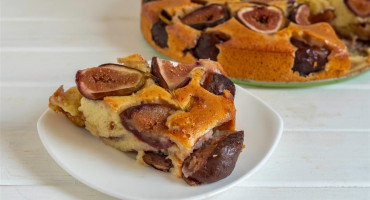 Žuti kolač sa smokvama