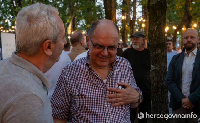Christian Schmidt podnosi ostavku?