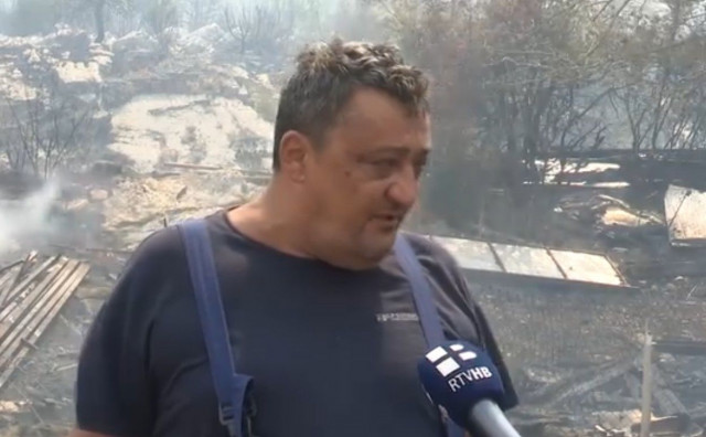 Božidaru iz Hutova u požaru izgorio automobil, ali i koze i pas