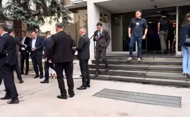 Lažna dojava o bombi u Narodnoj skupštini RS, zastupnici se vraćaju na sjednicu