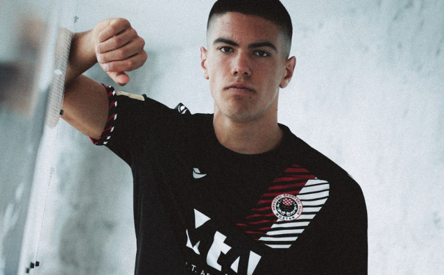 Zrinjski predstavio nove dresove, navijači oduševljeni crnom varijantom