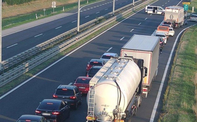 Detalji nesreće u Hrvatskoj: BMW stajao na zaustavnoj traci, naletjela je cisterna, a zatim i Volvo