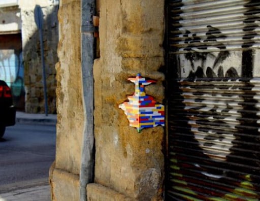 Njemački umjetnik će javne površine u Mostaru 'krpati' LEGO kockicama