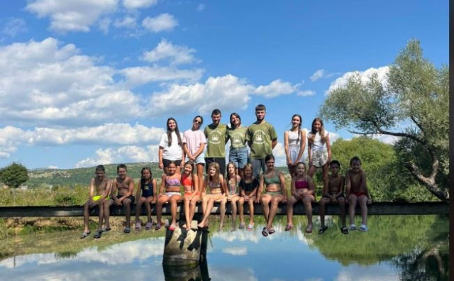 Čarolija kampa Naturaleza u Livnu: Na rijeci Sturbi djeca mijenjaju mobitele za logorsku vatru i prijateljstva