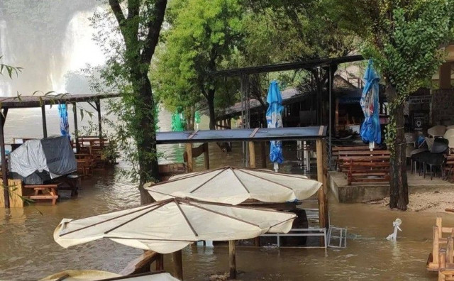 Pogledajte poplavljeno područje kod slapova Kravice