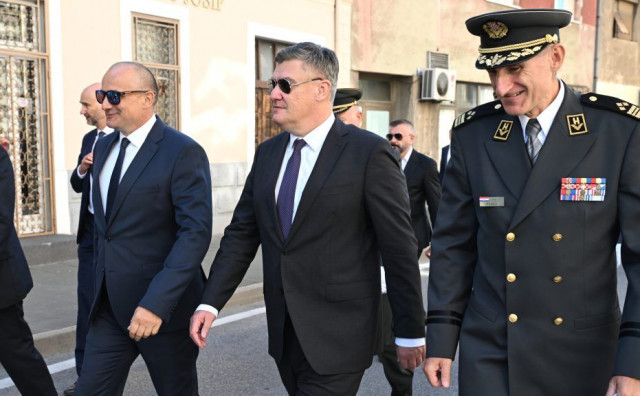 Zoran Milanović dodijelio počasne činove za devet umirovljenih časnika HV-a i HVO-a