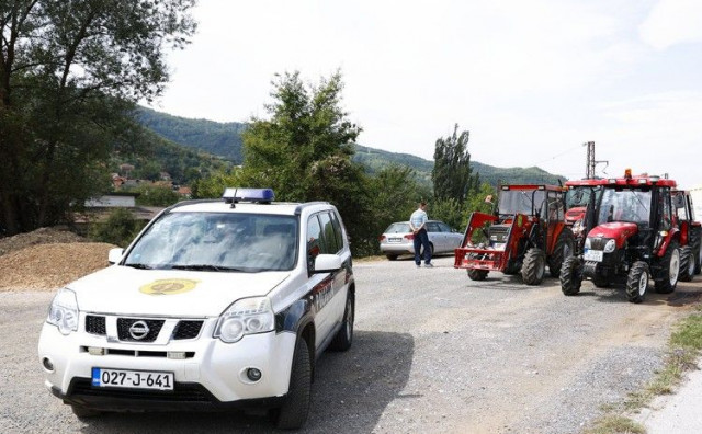 Mirni prosvjed poljoprivrednika u Sarajevu zaustavila policija, onemogućen prosvjed pred Vladom