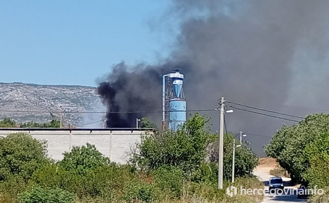 Požar u naselju kod Mostara, vatra se približila kućama